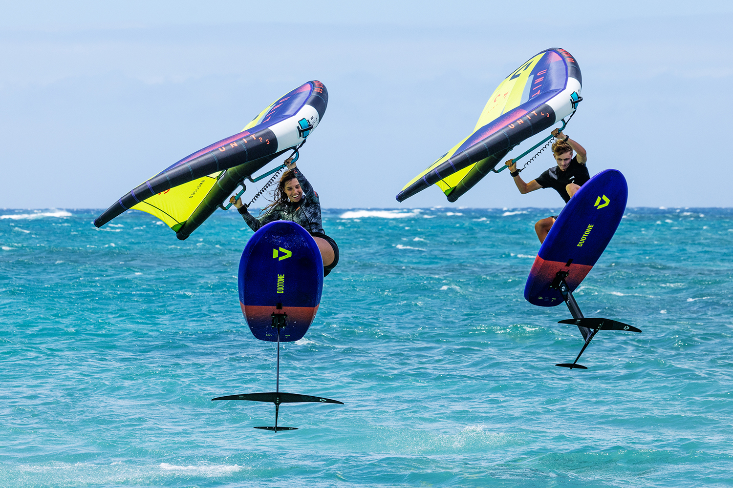 42250-3731_42250-3604_MariaBehrens-FinnSpencer_SkyFree25_Unit25_Duotone_Maui_by-JohnCarter_DY4_D1_3811