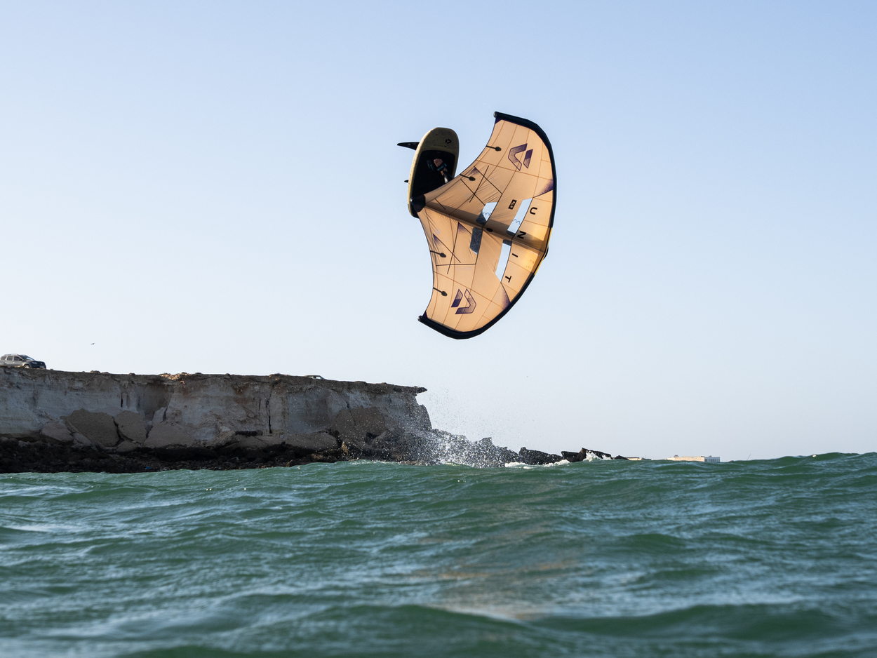 42260-3534_AleksAcherer_SkyStyle26_UnitSLS26_Dakhla_Duotone_by-SamuelCardenas__A4200045 42260-3534_AleksAcherer_SkyStyle26_UnitSLS26_Dakhla_Duotone_by-SamuelCardenas__A4200045