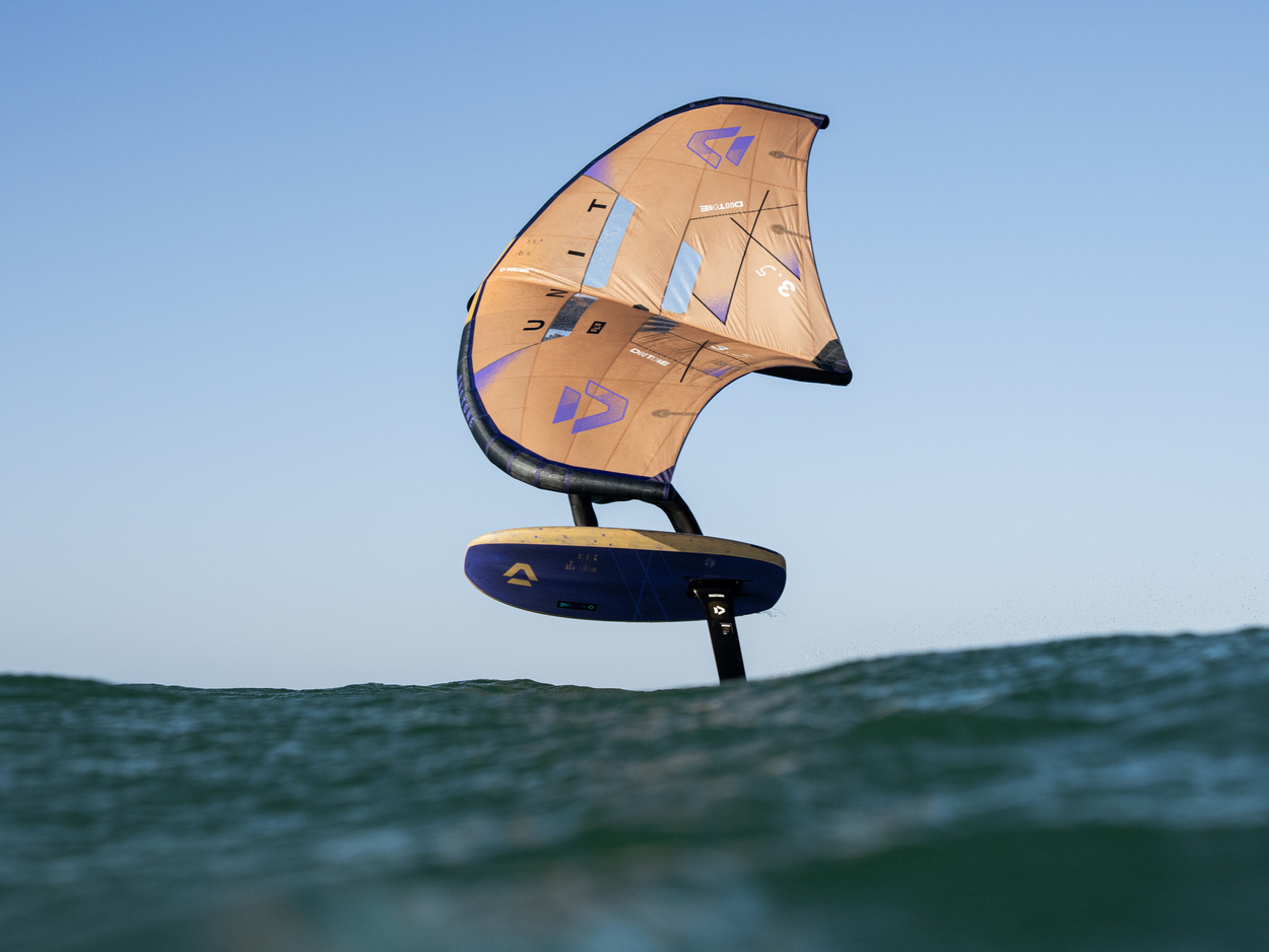 42260-3534_AleksAcherer_SkyStyle26_UnitSLS26_Dakhla_Duotone_by-SamuelCardenas__A4200063 42260-3534_AleksAcherer_SkyStyle26_UnitSLS26_Dakhla_Duotone_by-SamuelCardenas__A4200063