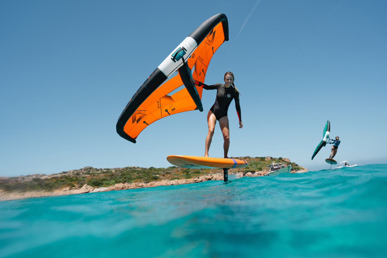 42260-3607_ZoeSchoenwetter-ManuelaJungo_SkyFree26_Unit26_Sardinia_Duotone_by-ChiaraSoccinDSC08550 42260-3607_ZoeSchoenwetter-ManuelaJungo_SkyFree26_Unit26_Sardinia_Duotone_by-ChiaraSoccinDSC08550