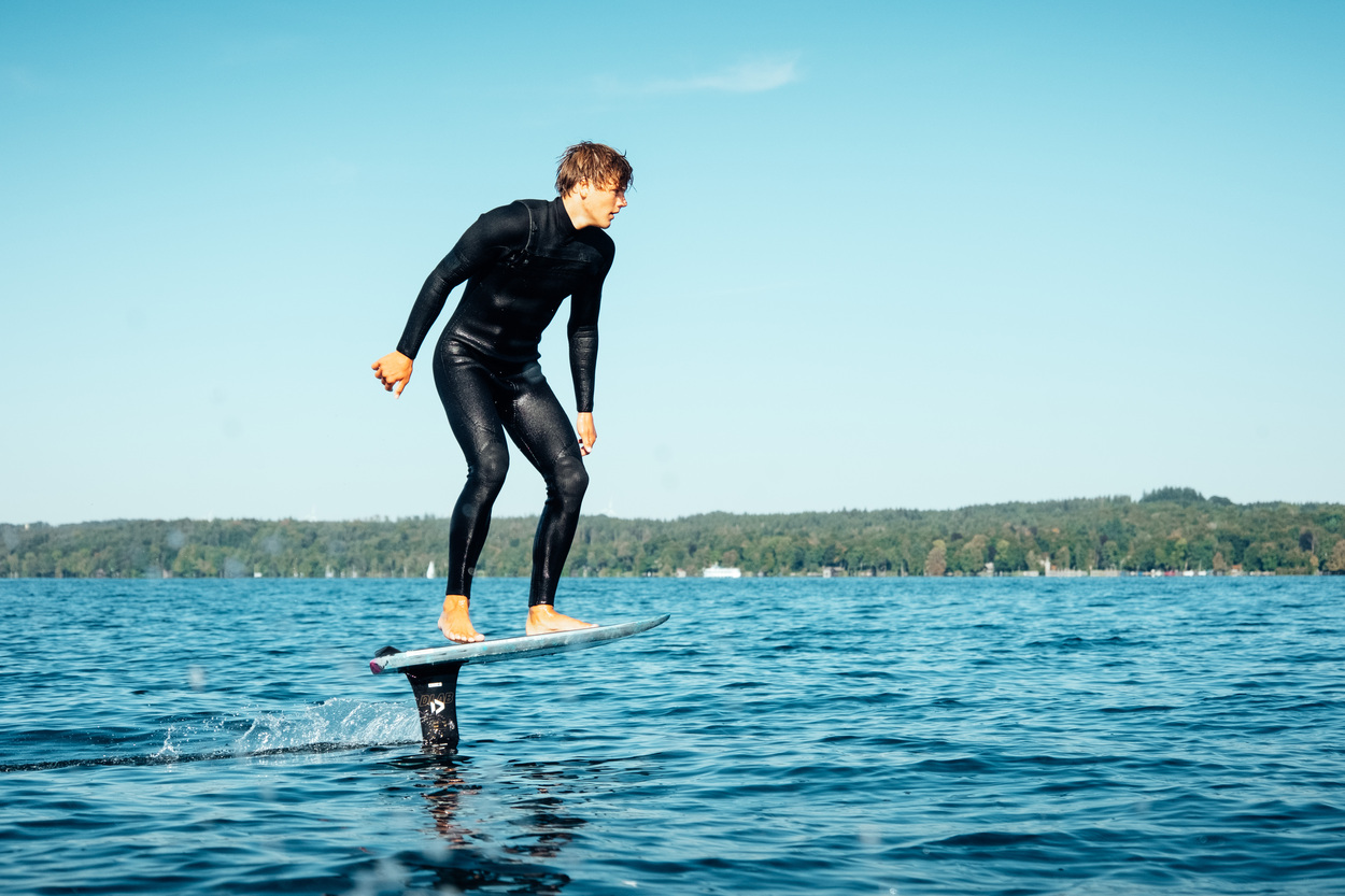 42260-3608_BenjaminMay_StriderSLS26_LakeStarnberg_Duotone_by-reinspire-d_Dennis-Rein_FUJI8542 42260-3608_BenjaminMay_StriderSLS26_LakeStarnberg_Duotone_by-reinspire-d_Dennis-Rein_FUJI8542